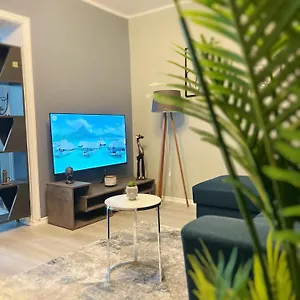 https://apt-joyful.albaniahotels.org