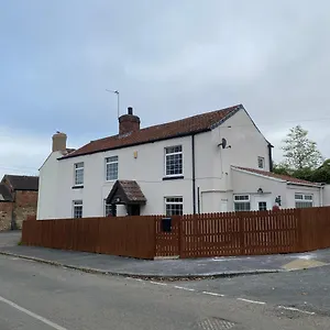 https://cosy-knottingley.yorkshirehotels.net